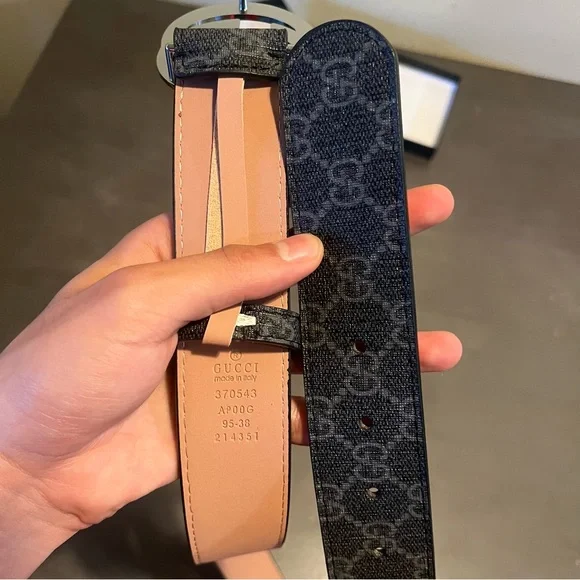 Gucci GG Canvas Belt with Matte Silver Buckle - Picture 3 of 4